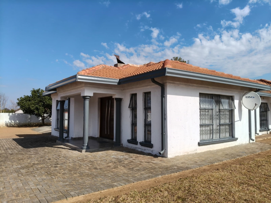 4 Bedroom Property for Sale in Mogwase North West